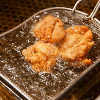 【日～金限定】おつまみ+飲み放題付きセット2000円（込）お得な唐揚げ一皿と2時間単品飲み放題♪