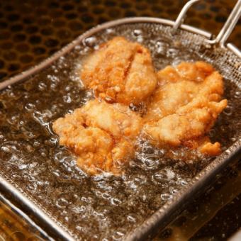 【日～金限定】おつまみ+飲み放題付きセット2000円（込）お得な唐揚げ一皿と2時間単品飲み放題♪