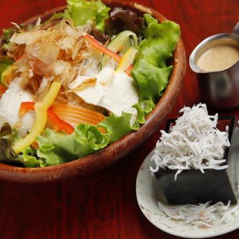 Masumori pot-fried whitebait and homemade tofu sesame salad