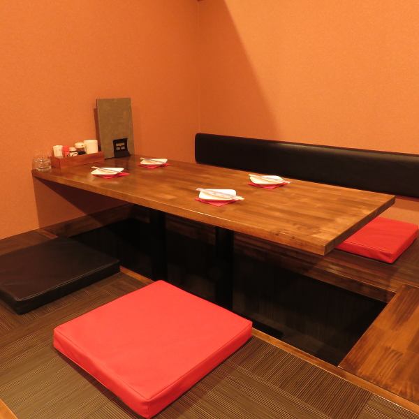 A sunken kotatsu seat where you can sit comfortably.Great for banquets, girls' nights, birthdays, and small drinks. We can also prepare seats depending on the number of people!
