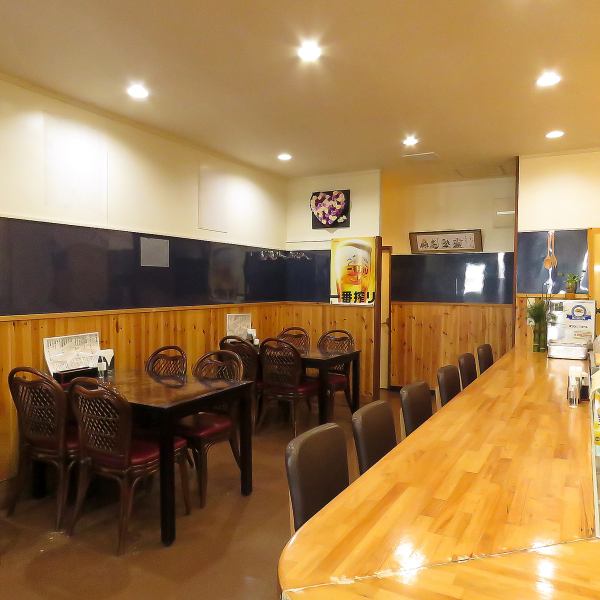 15時からオープンしており、早めの飲み会や昼呑みも楽しめるのが嬉しい！アットホームな店内で、心温まるひとときを感じられます◎