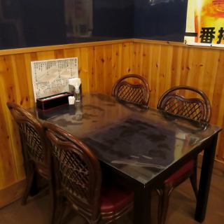 4名様テーブル席が５席