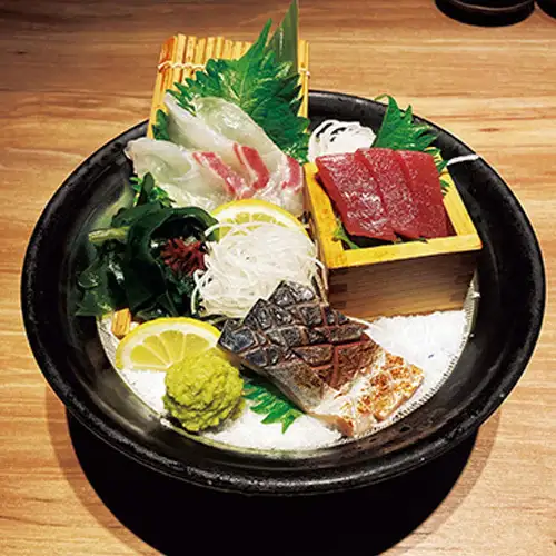 Assortment of 3 kinds of seafood sashimi