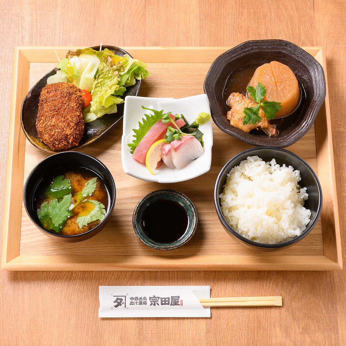 We offer a lunch with homemade soba noodles and rice bowls!