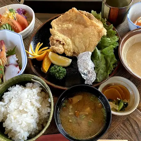 Deep-fried chicken thigh set meal