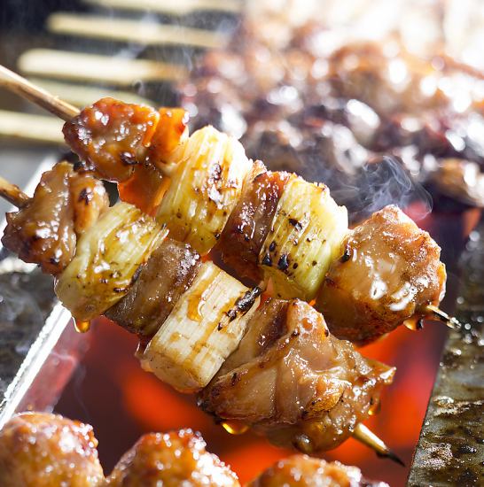 炭火焼鳥　朝引き但馬鶏お造り　隠れ家
