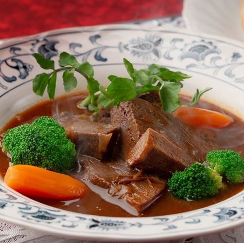 牛タンシチュー