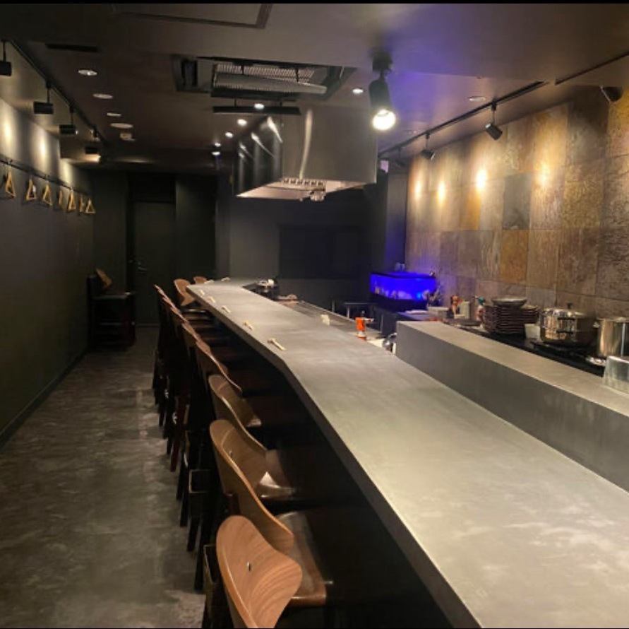 デートにピッタリ。カウンターで特別な体験を。