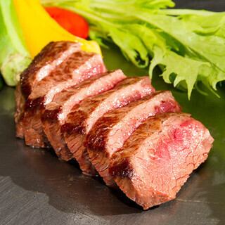 ランチ【黒毛和牛赤身ステーキコース】
