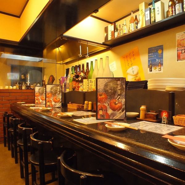 【カウンター席】カウンター席7席有り。お酒片手に語らい飲み会に人気♪東加古川駅より徒歩約2分なので終電ギリギリまで愉しめます。