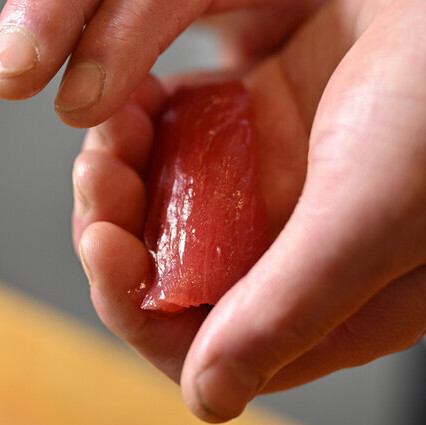 【シャリも匠の技】ブレンドの赤酢シャリで味わう◎