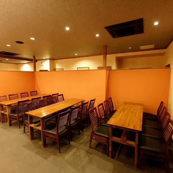 We have a spacious store interior.The restaurant can accommodate up to 100 people and can be used for various banquets! If you are planning a banquet in Narita, please use "Kaisen x Charcoal Grill Akira"! [Narita/Banquet/All-you-can-drink/Charcoal grill/Seafood/Welcome/farewell party/Class reunion/Girls' party/]