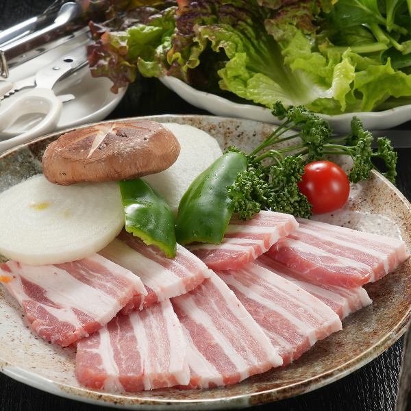至福の厚切り肉！本格サムギョプサル
