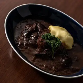 牛スネ肉の赤ワイン煮込み