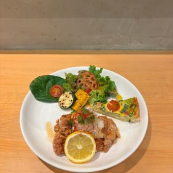 《期間限定&平日限定》特製TSUKIDORIプレート+90分飲み放題付き　TSUKIDORIお試しコース3500円