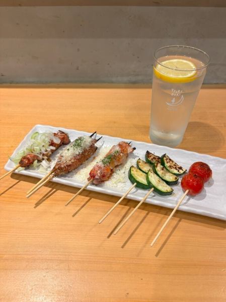 당점 자랑의 야키토리, 야채 꼬치, 꼬치 튀김을 맛보십시오!