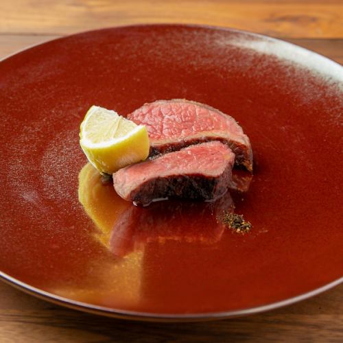 【町田で最高級肉料理】ヒノキ香る北海道産和牛の炭火焼　3000