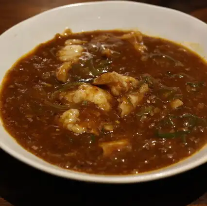 [Ishigaki Beef x Chinese Cuisine] Delicious Ishigaki-style Chinese food, including flavorful Ishigaki beef offal mapo tofu and Ishigaki beef yukke (raw beef dish) with green peppers!