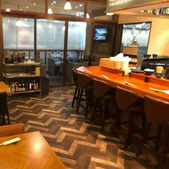 1명으로부터 이용이 가능한 오픈 카운터석.