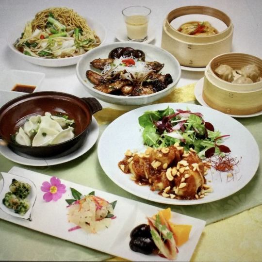 [Great value casual course with 3-hour all-you-can-drink] Enjoy authentic Chinese cuisine with 7 dishes on a large plate at dining table