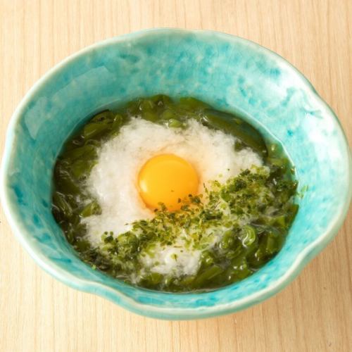 ぶつ切りメカブと月見とろろ