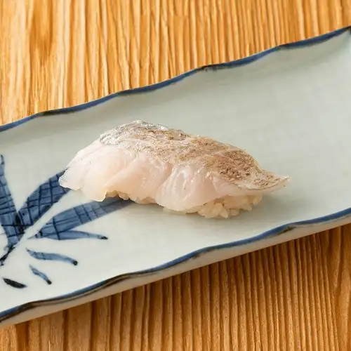 季節の握り寿司　太刀魚炙り　1貫