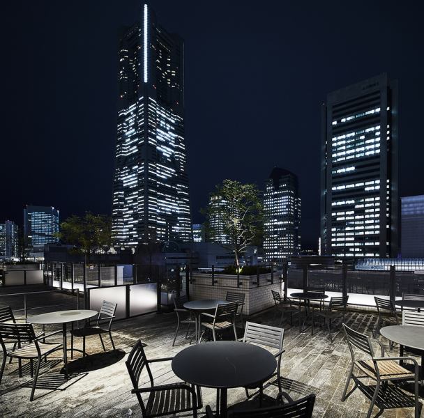 At the terrace for dinner, you can enjoy the view of Minato Mirai while you dine.