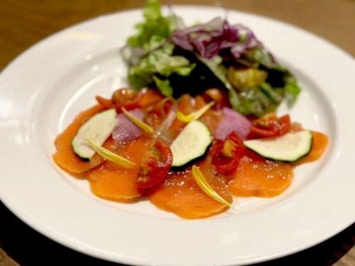 Smoked salmon and grapefruit carpaccio