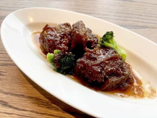 Gentle braised pork belly in beer ~A dish with a blend of sweetness and savory flavors~