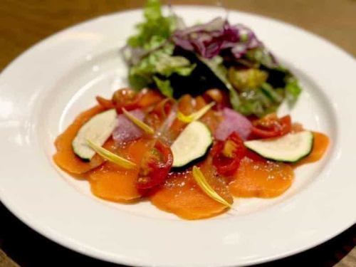 Smoked salmon and grapefruit carpaccio