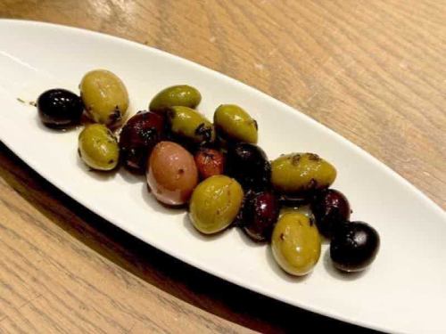 Marinated olives