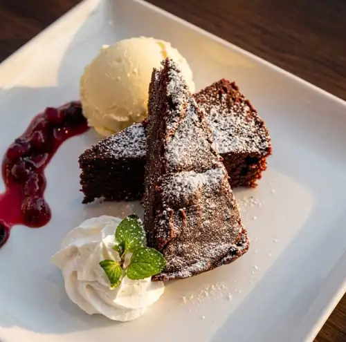 Moist and rich chocolate cake ~luxuriously made~