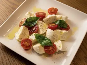 イタリア産 水牛モッツァレラの贅沢カプレーゼ