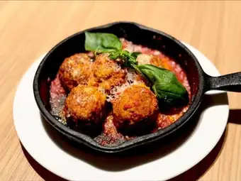 ポルペッティのトマト煮込み ~ハーブ香るイタリア風肉団子~