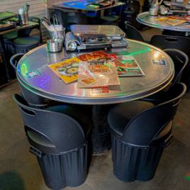 Round table that can seat 3 to 5 people