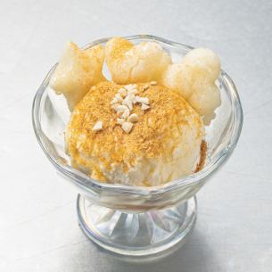 Vanilla soybean flour mochi ice cream
