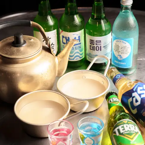 ビールやマッコリ・韓国焼酎など50種！単品飲み放題も◎