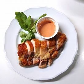 グリルチキン、ディアボラソース添え