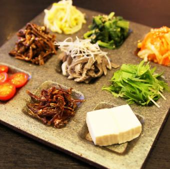 各式開胃菜（9種，每日更換）