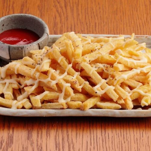 Everyone loves those fries (cheese)