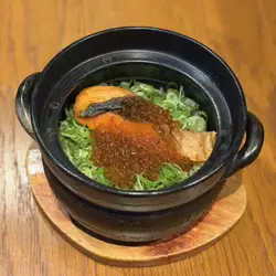 宮城サーモンといくらの土鍋ご飯