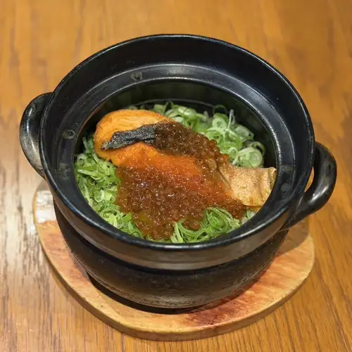 宮城サーモンといくらの土鍋ご飯