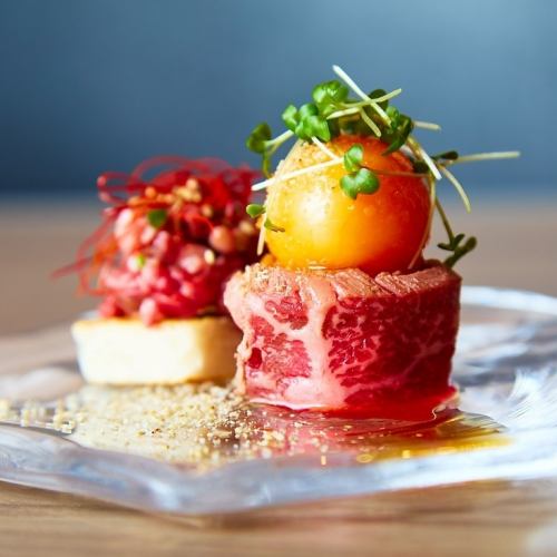 【RECOMMEND】にくといろ名物2種のユッケの食べ比べ