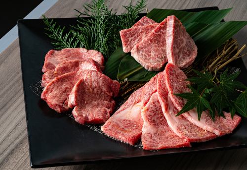 【4種肉】◇ 4種最高級肉的豪華拼盤。如果您想點菜,就從這裡開始吧!