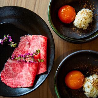 【飲み放題付き】ごしきコース◆にくといろ4種盛りと特選サーロインの塩すきやきなど<全12品>