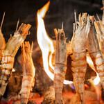 炭火で炙る至福の味覚