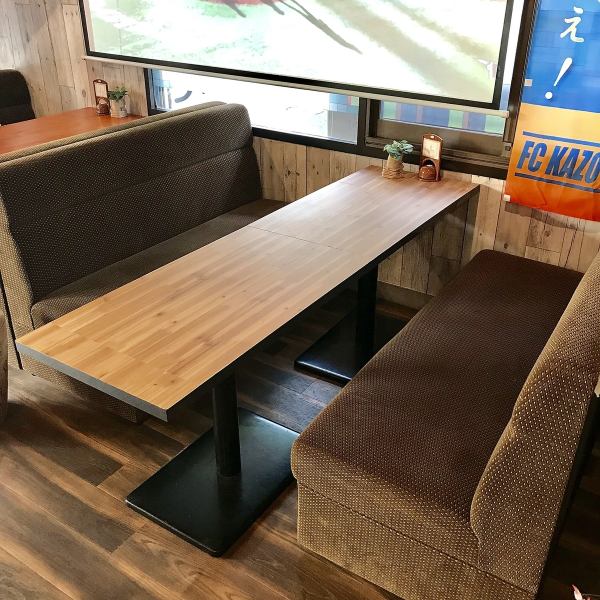 [Our specialty sofa seat ☆] We have 2 comfortable sofa seats for 6 people ☆! You can enjoy your meal in a lively atmosphere ♪ Other table and counter seats are available, so friends and family Also, you can use it for one person or after work or late at night ☆ You can use "Internet reservation" at all seats! Please use it ☆