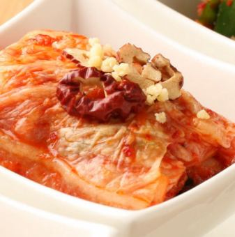 Chinese cabbage kimchi / kakuteki (radish kimchi)