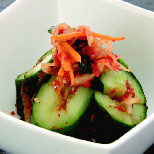 Oikimuchi (cucumber kimchi)