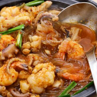 【ランチ】ナッコプセと韓国惣菜[食飲放]時間無制限4000円(税込)で食べて飲みまくれ！！
